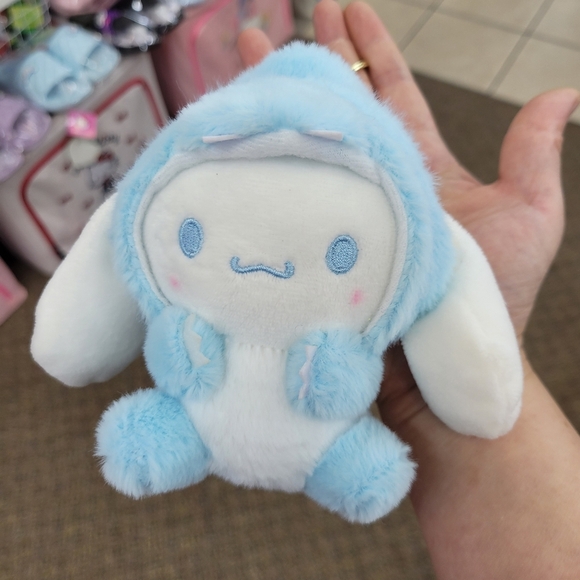 Brand New Cinnamoroll Dinosaur Outfit Plushies Keychain - Picture 1 of 8